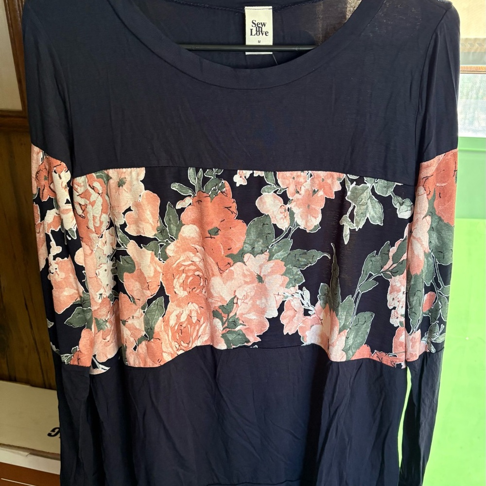 Sew In Love Women's Floral Long Sleeve Top - Navy and Pink. Size M. NWT.